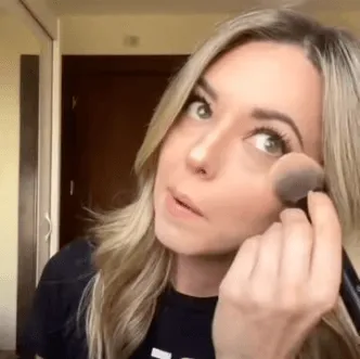 Bright Eyes Setting Powder & Large Dome Brush