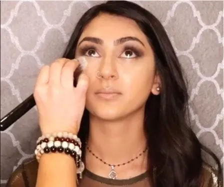 Bright Eyes Setting Powder & Large Dome Brush