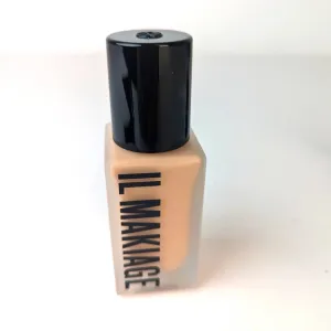 IL Makiage Flawless Base Foundation New In Box 035