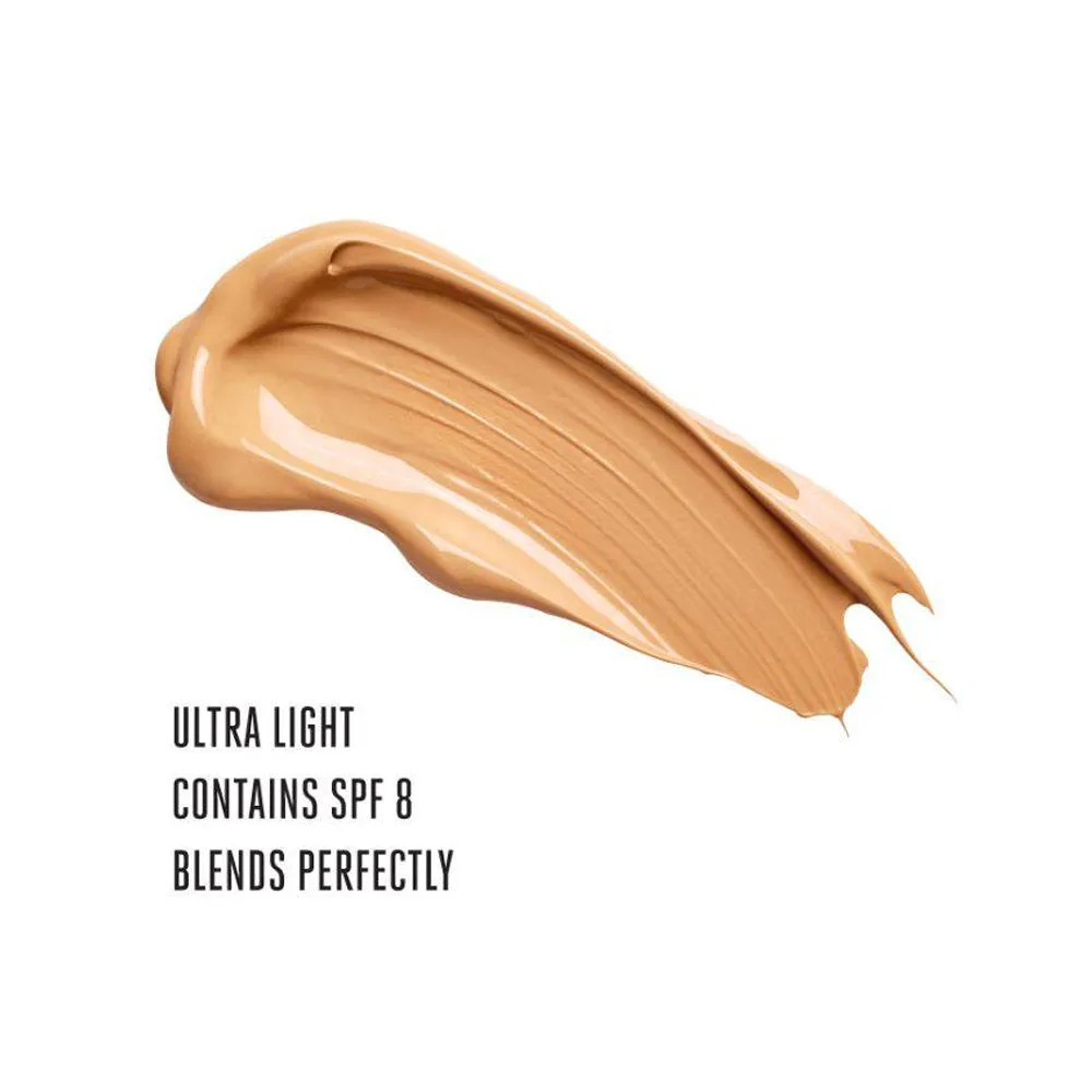 Lakmē Invisible Finish SPF 8 Foundation