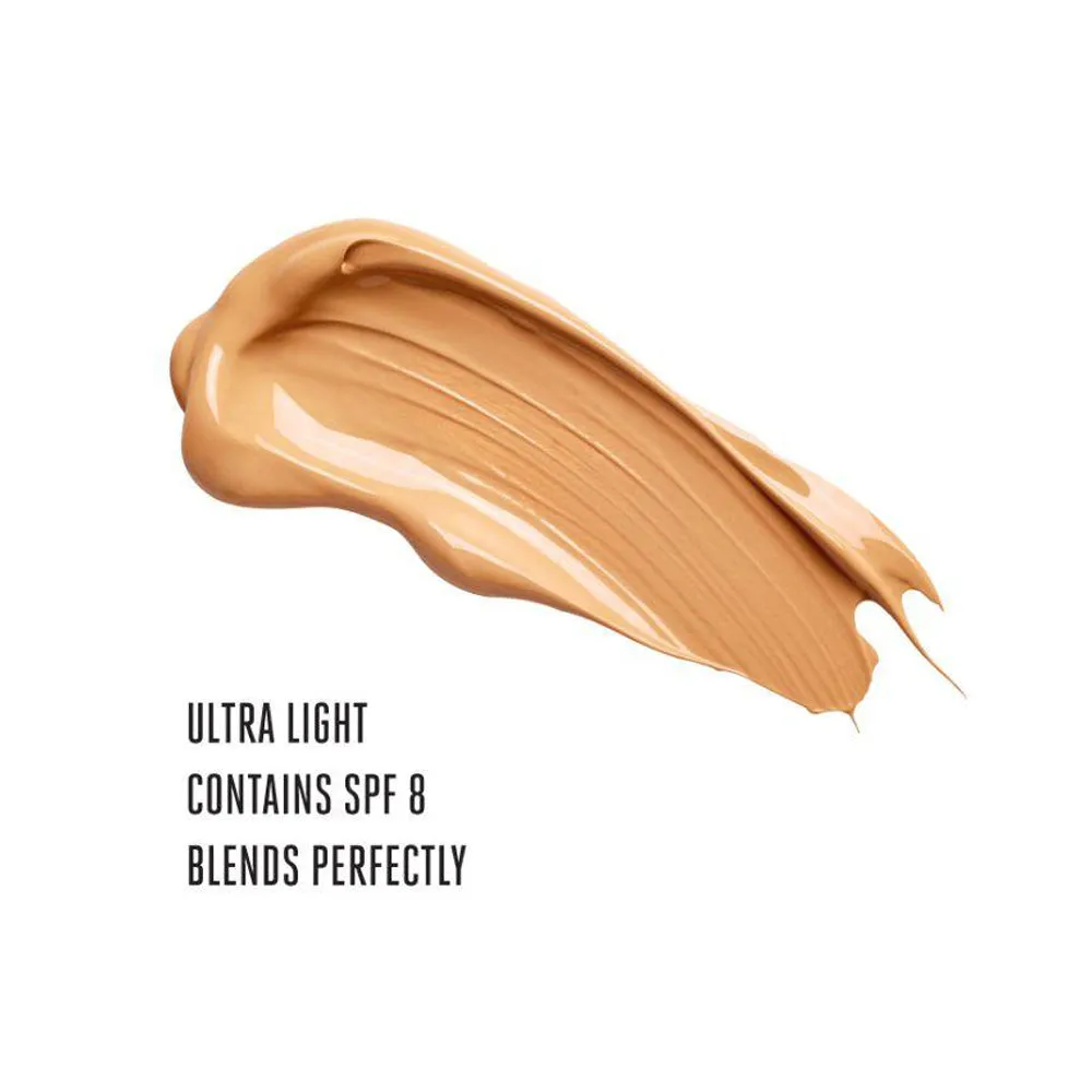 Lakmē Invisible Finish SPF 8 Foundation