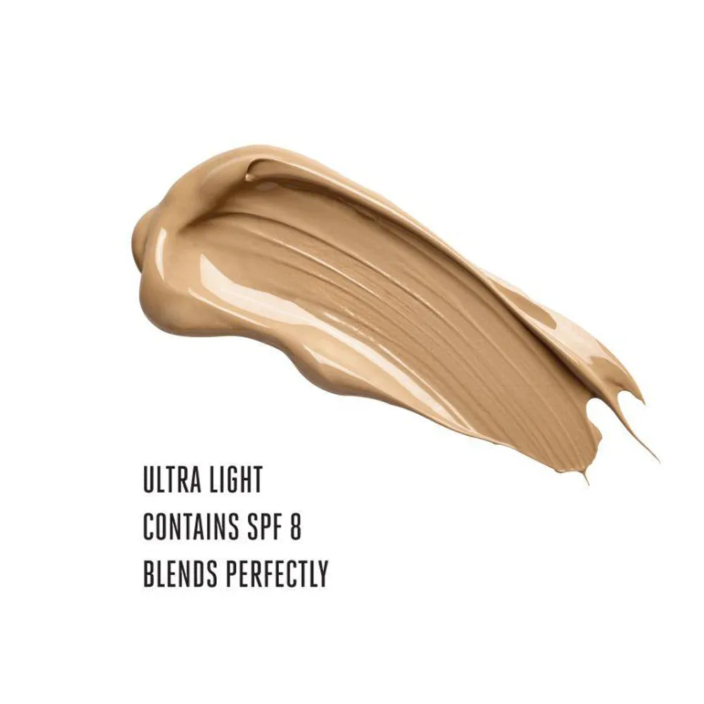 Lakmē Invisible Finish SPF 8 Foundation
